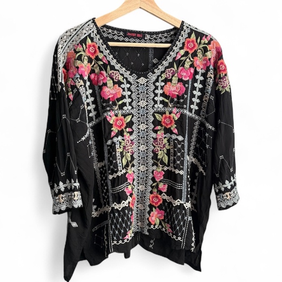 Johnny Was Carnation Heavily Embroidered Georgette Black Floral Blouse Size S - Picture 2 of 9